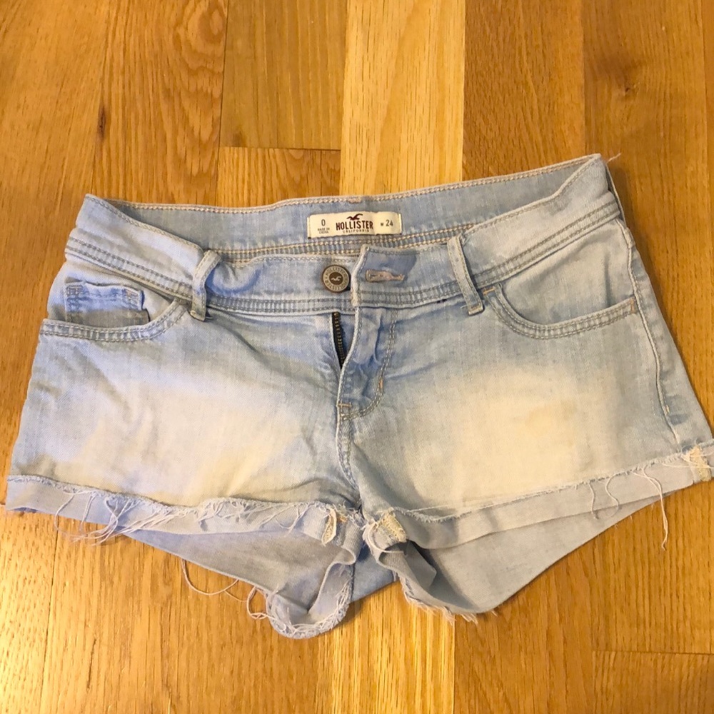 SUMMER FLASH SALE - Hollister Jean shorts